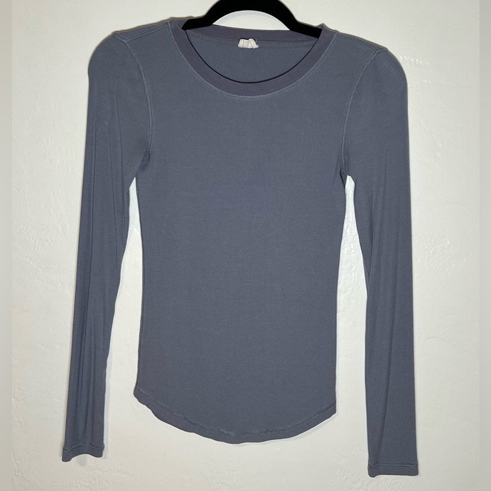 Wilfred by Aritzia Light Gray/blue colored long sleeve